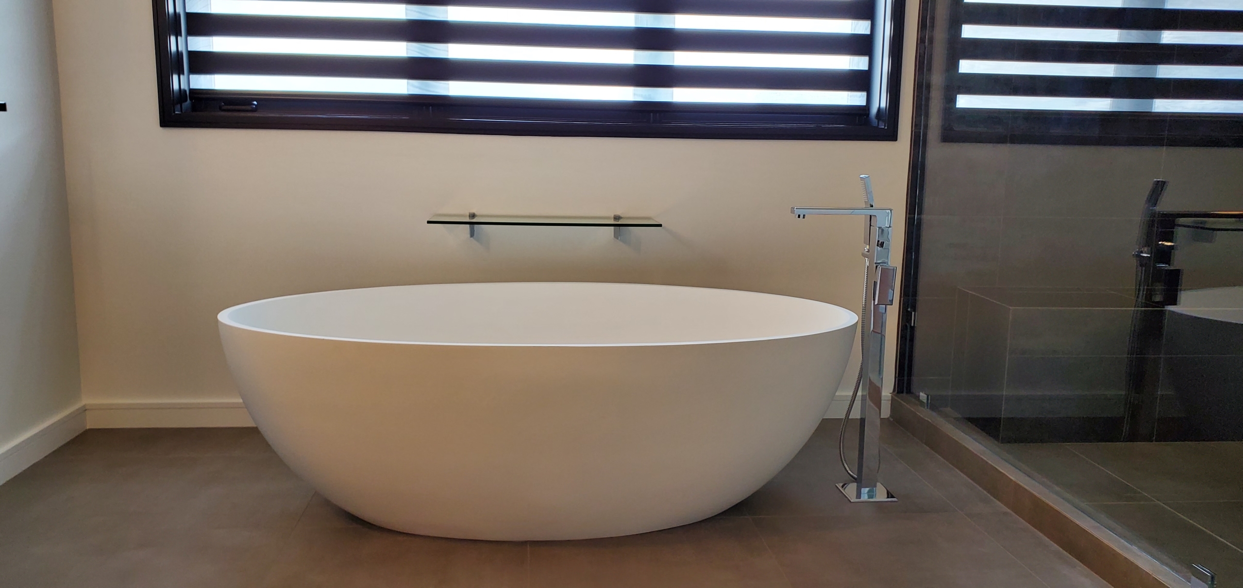 custom home bathtub